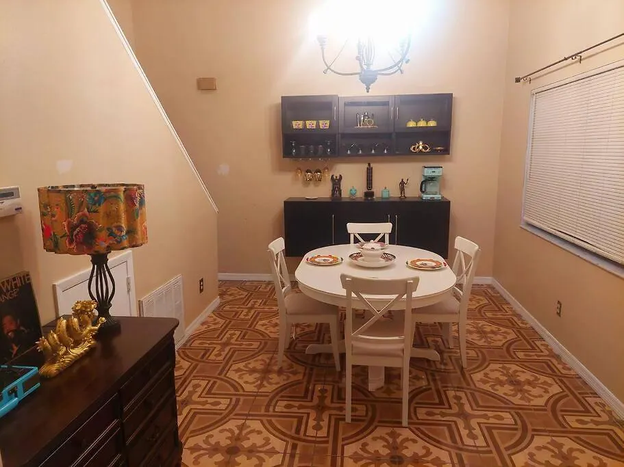 Oya Suite-Gated Oasis With Pool, Courtyard, & Whimsical Kids Rooms! Tampa